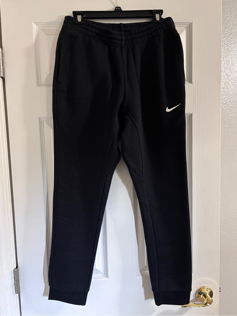 Men’s Nike Standard Fit Tapered  Sweatpants in Black Medium NWT